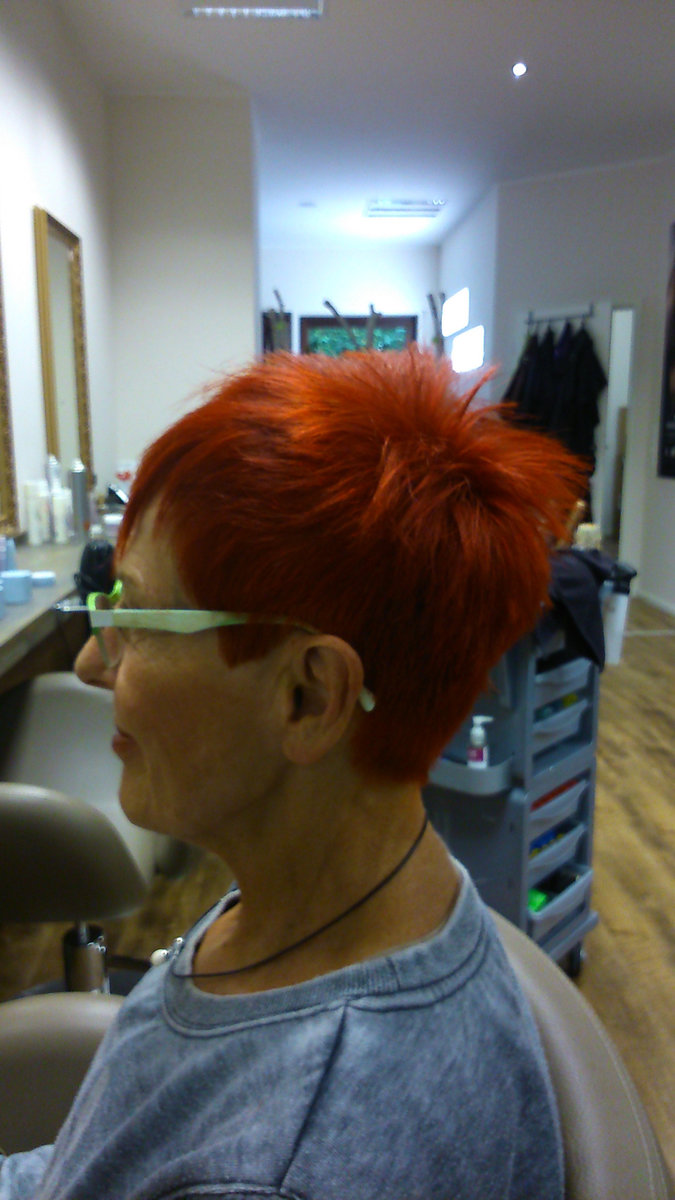 Kurze Haarschnitte mit Coloration von Frisurenwerk Daniela Kämpf