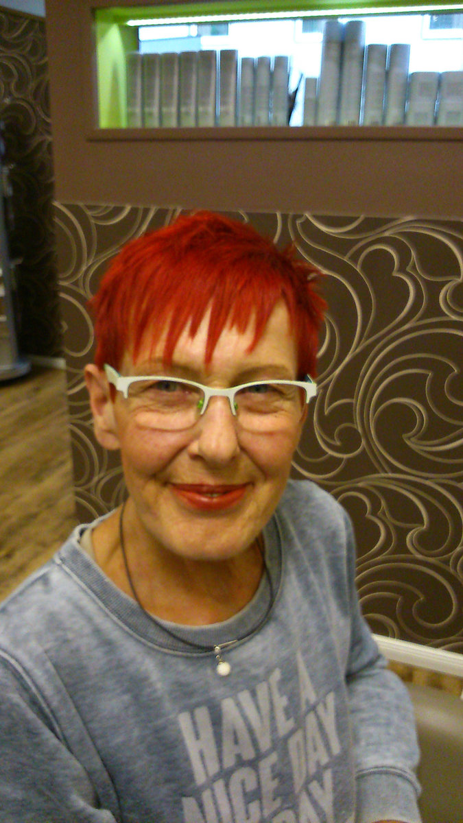 Kurzer Haarschnitt mit Coloration von Frisurenwerk Daniela Kämpf