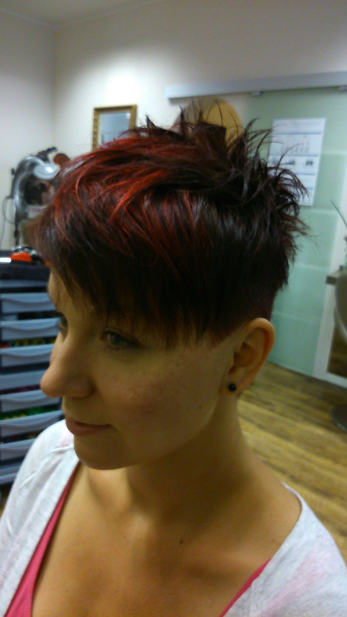 Kurze Haarschnitte mit Färbung von Frisurenwerk Daniela Kämpf