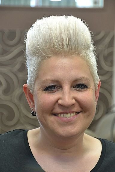 Friseurin von Frisurenwerk Daniela Kämpf